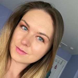 Meet your Posher, Meaghan